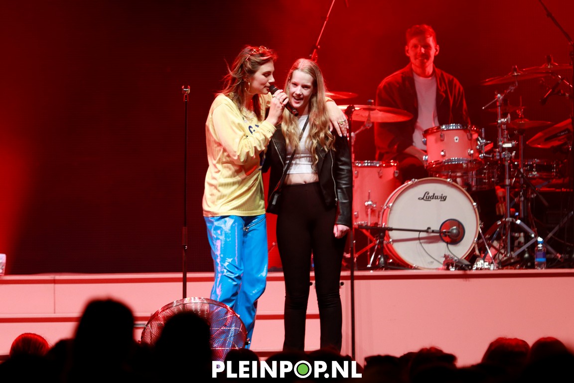 V R I J D A G     (5)